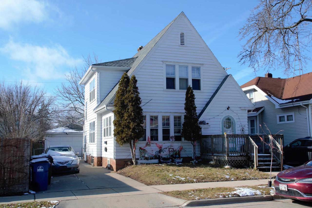 2054 Superior STREET