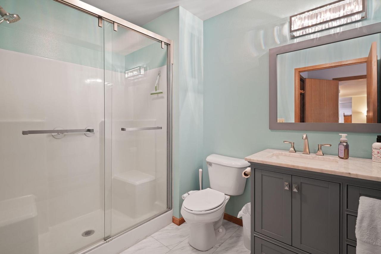 1225 North Sunnyslope DRIVE 104