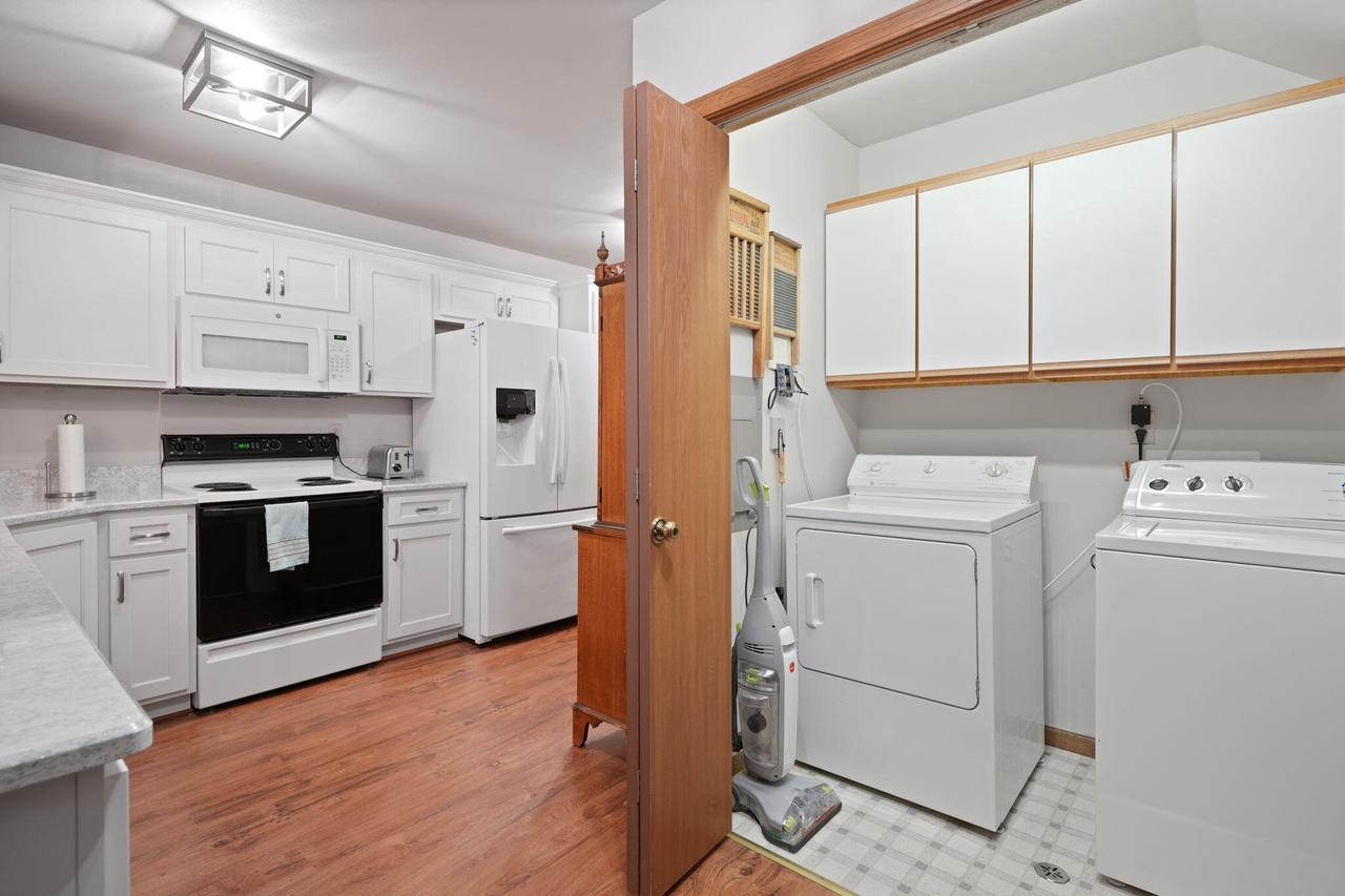 1225 North Sunnyslope DRIVE 104