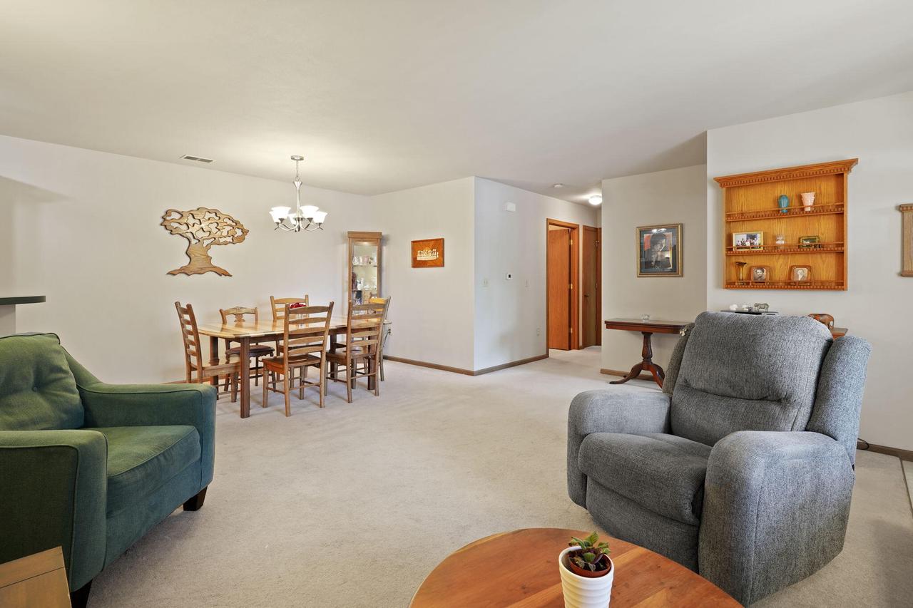 1225 North Sunnyslope DRIVE 104