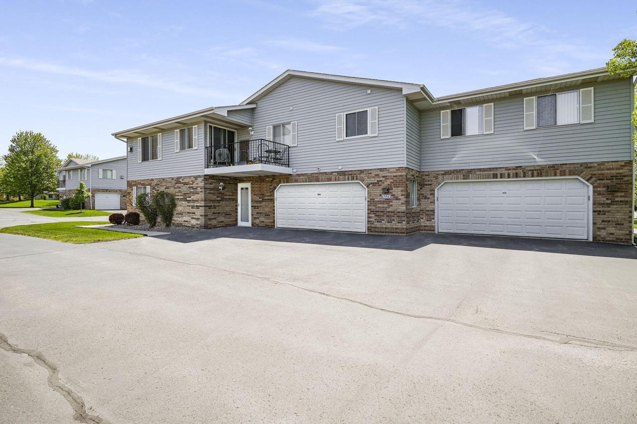 1225 North Sunnyslope DRIVE 104