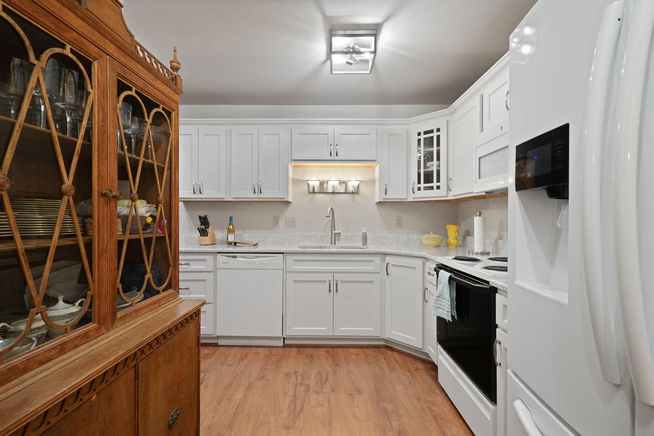 1225 North Sunnyslope DRIVE 104