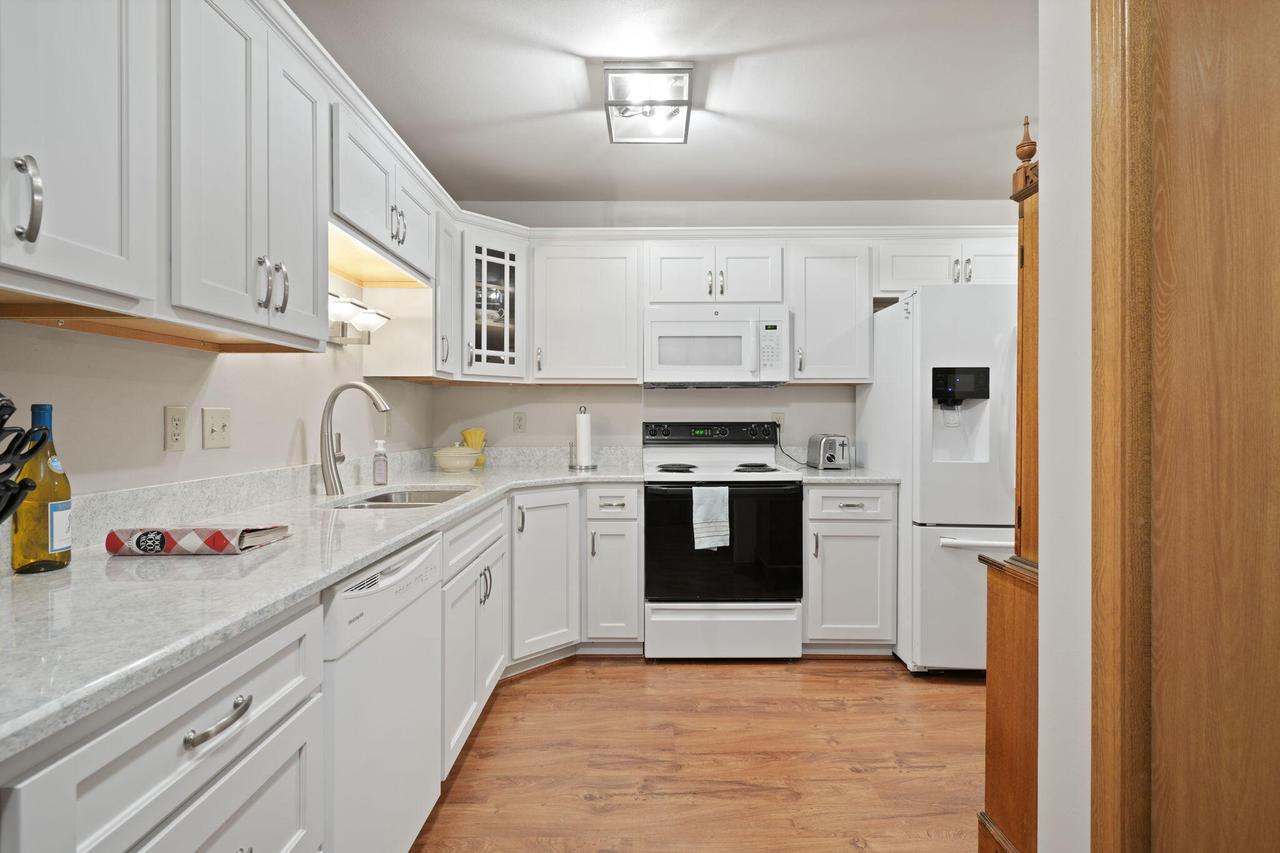 1225 North Sunnyslope DRIVE 104