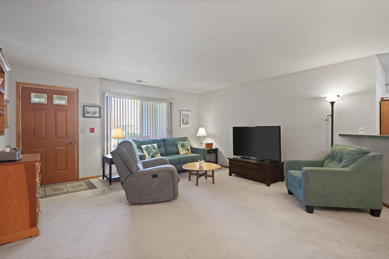 1225 North Sunnyslope DRIVE 104