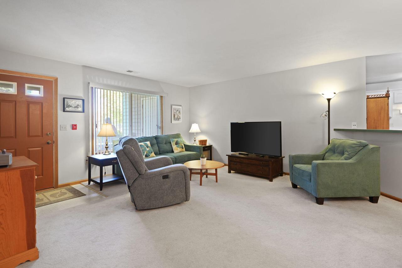 1225 North Sunnyslope DRIVE 104