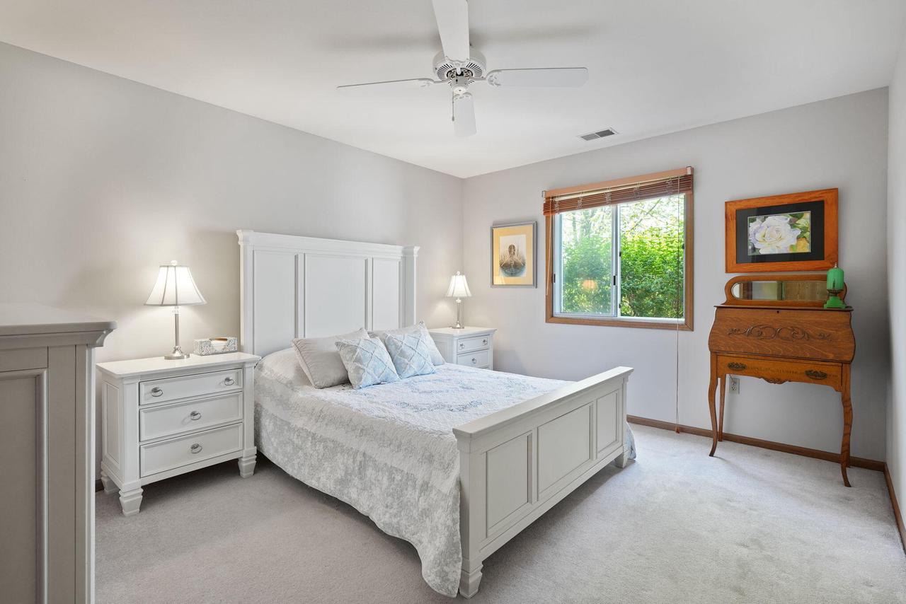 1225 North Sunnyslope DRIVE 104