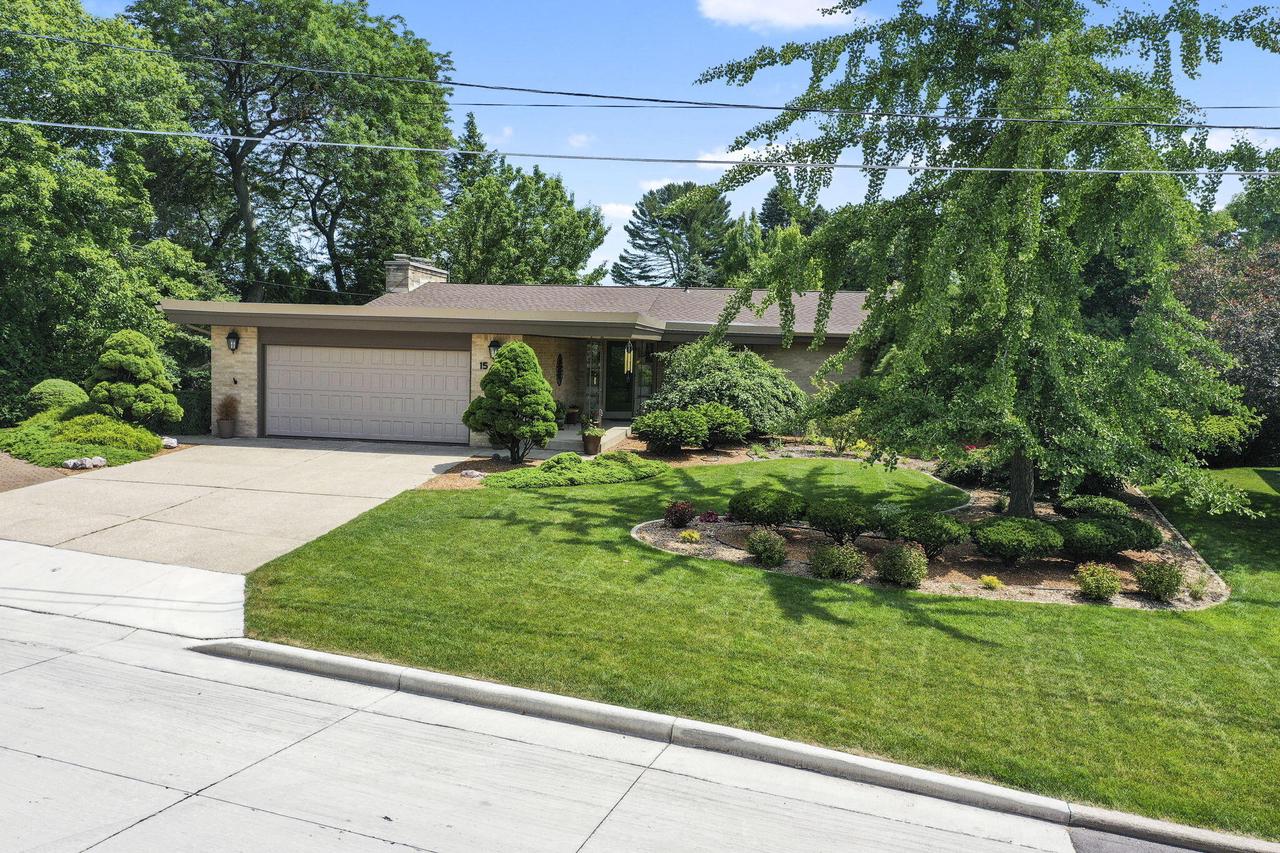 15 Sheffield DRIVE