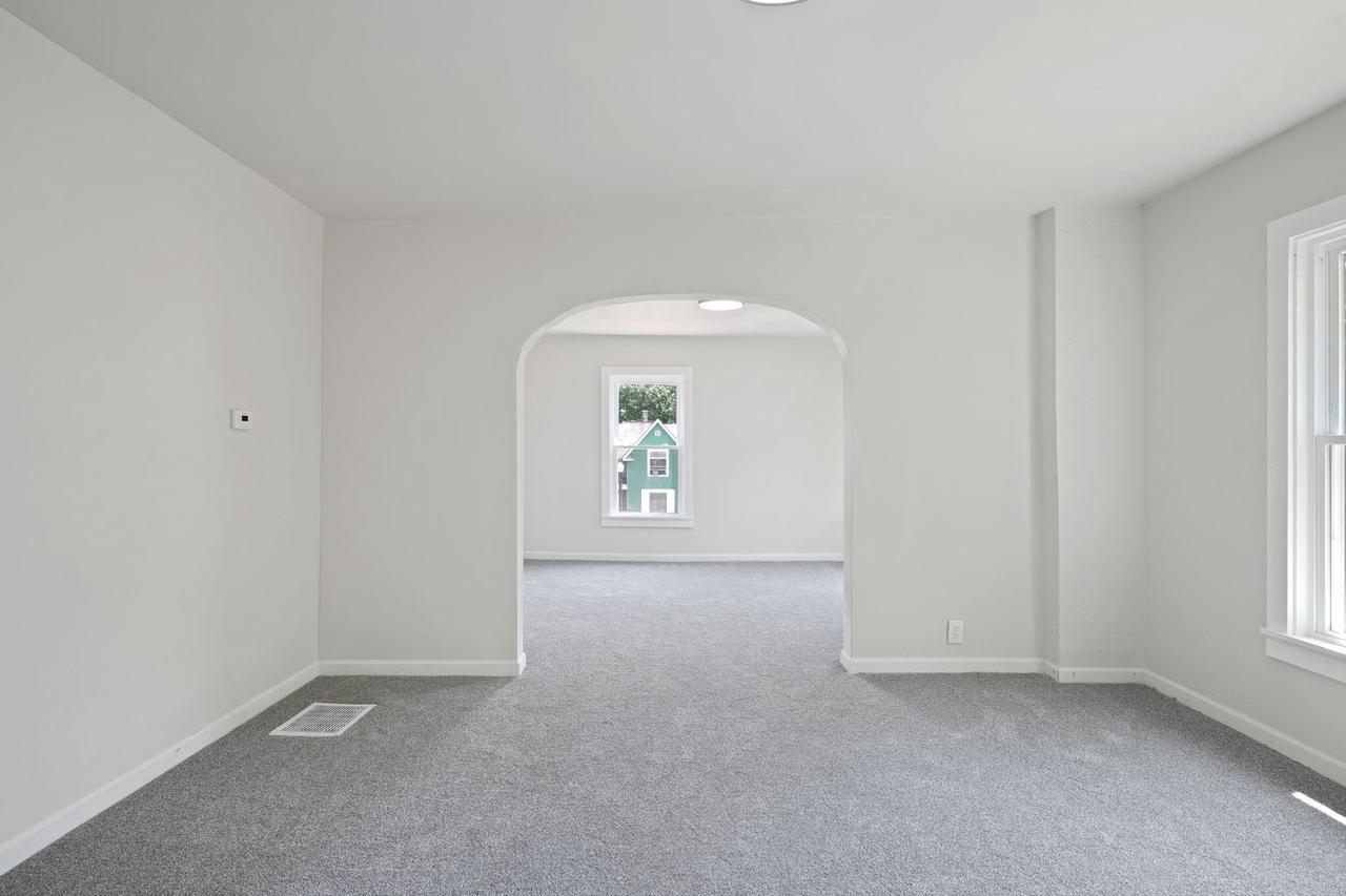 1328 Carlisle AVENUE