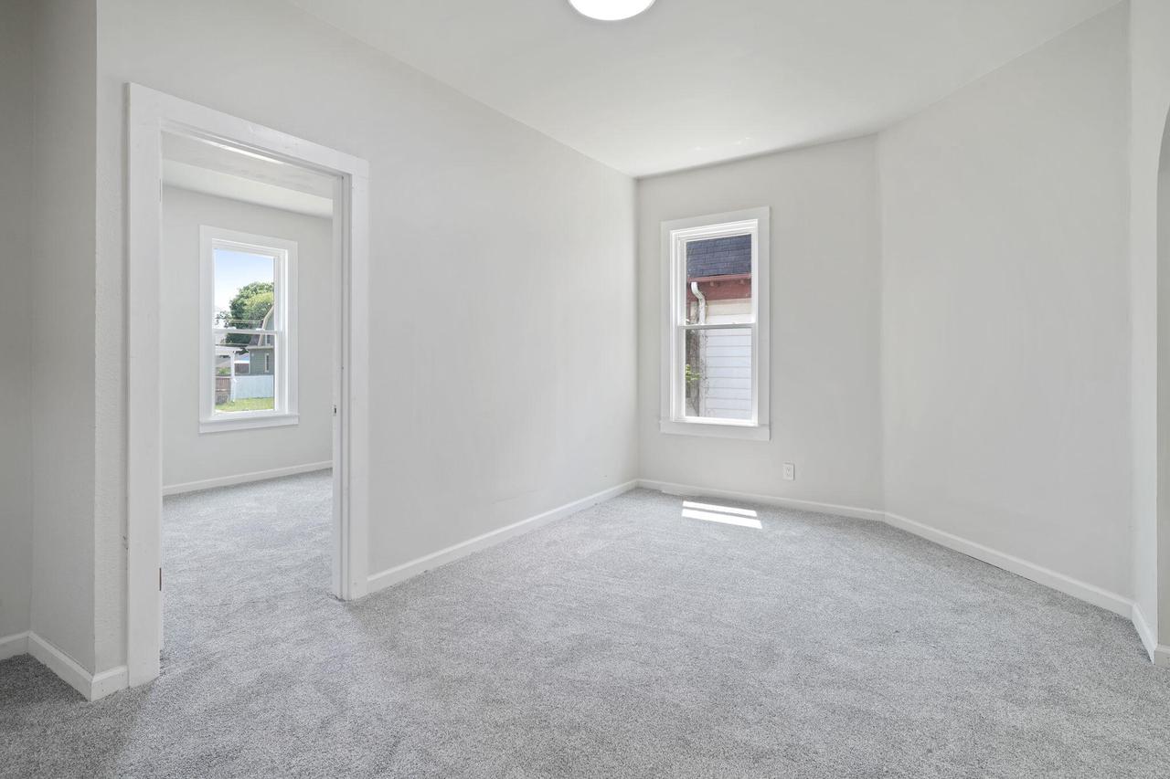 1328 Carlisle AVENUE