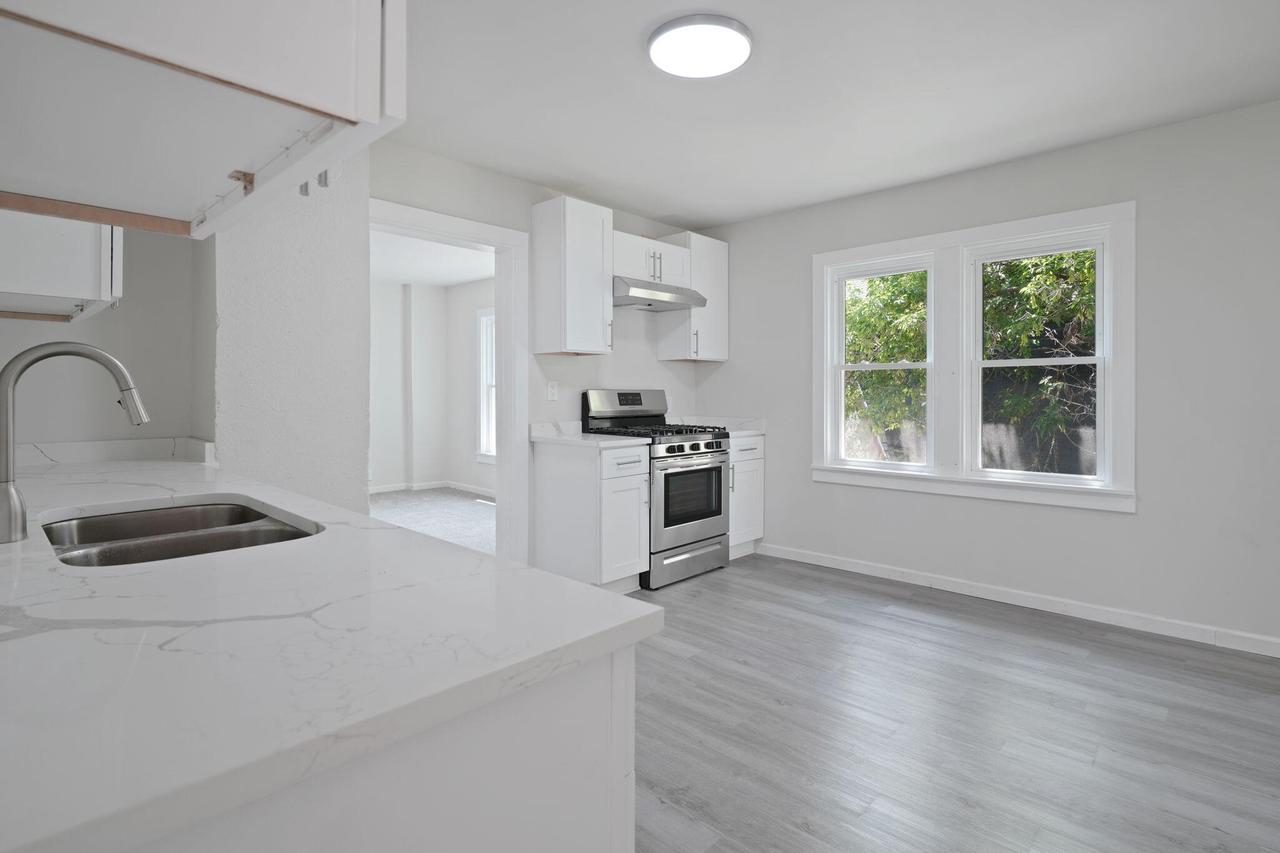 1328 Carlisle AVENUE