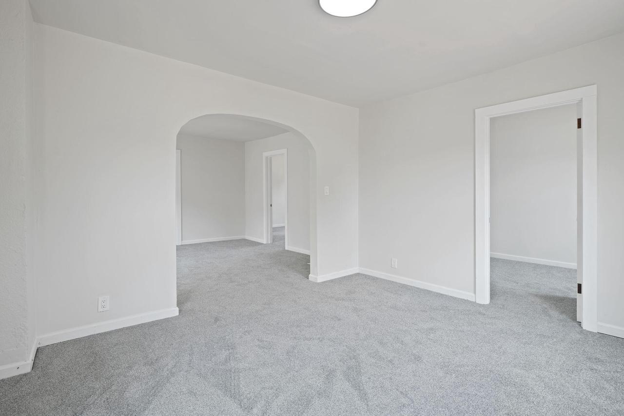 1328 Carlisle AVENUE