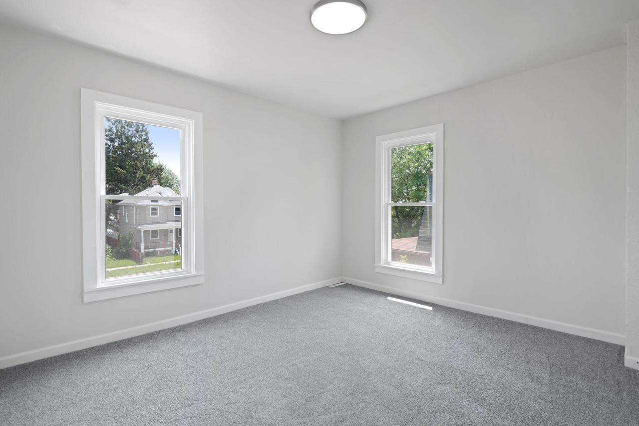 1328 Carlisle AVENUE