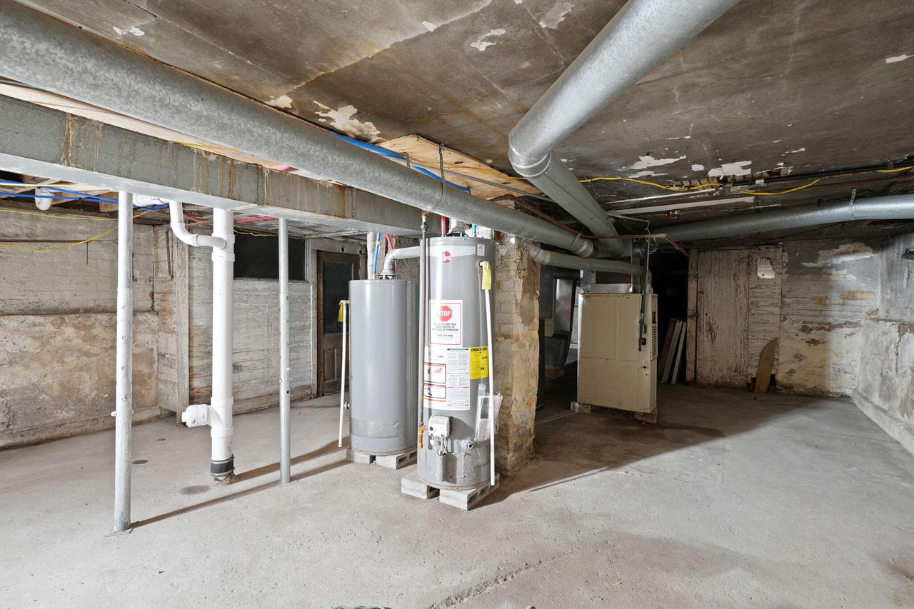 1328 Carlisle AVENUE