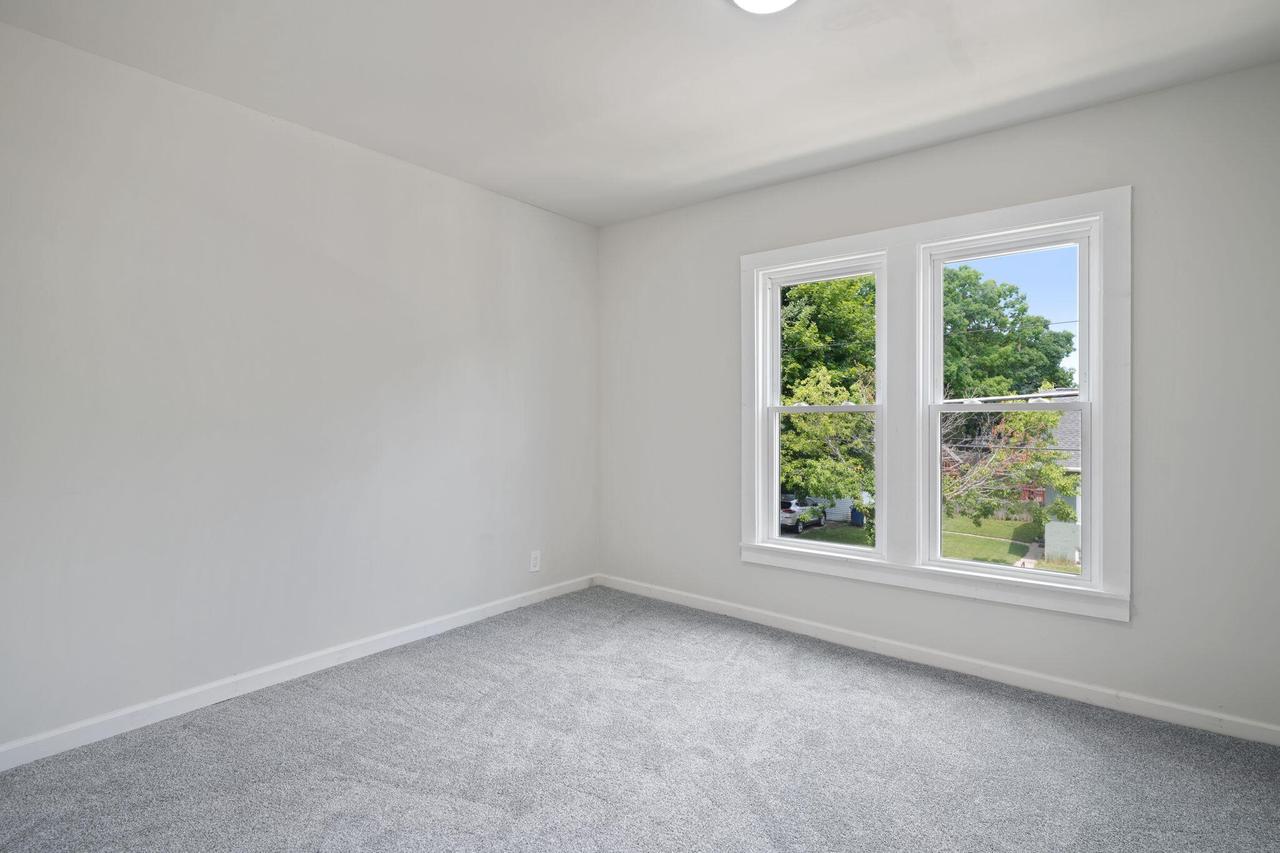 1328 Carlisle AVENUE