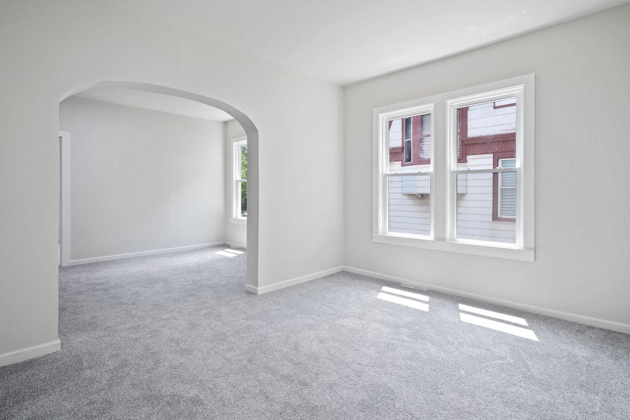 1328 Carlisle AVENUE