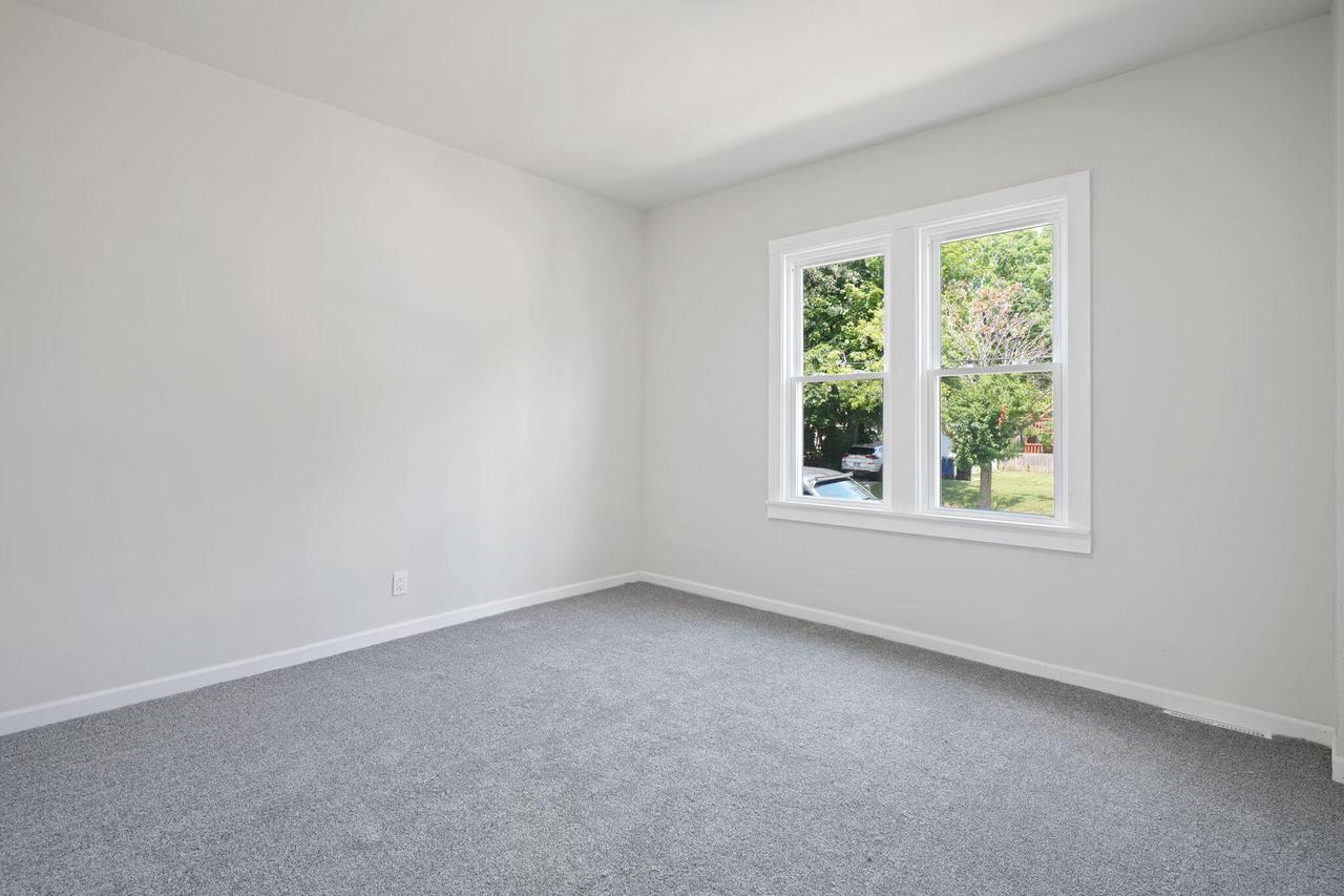 1328 Carlisle AVENUE