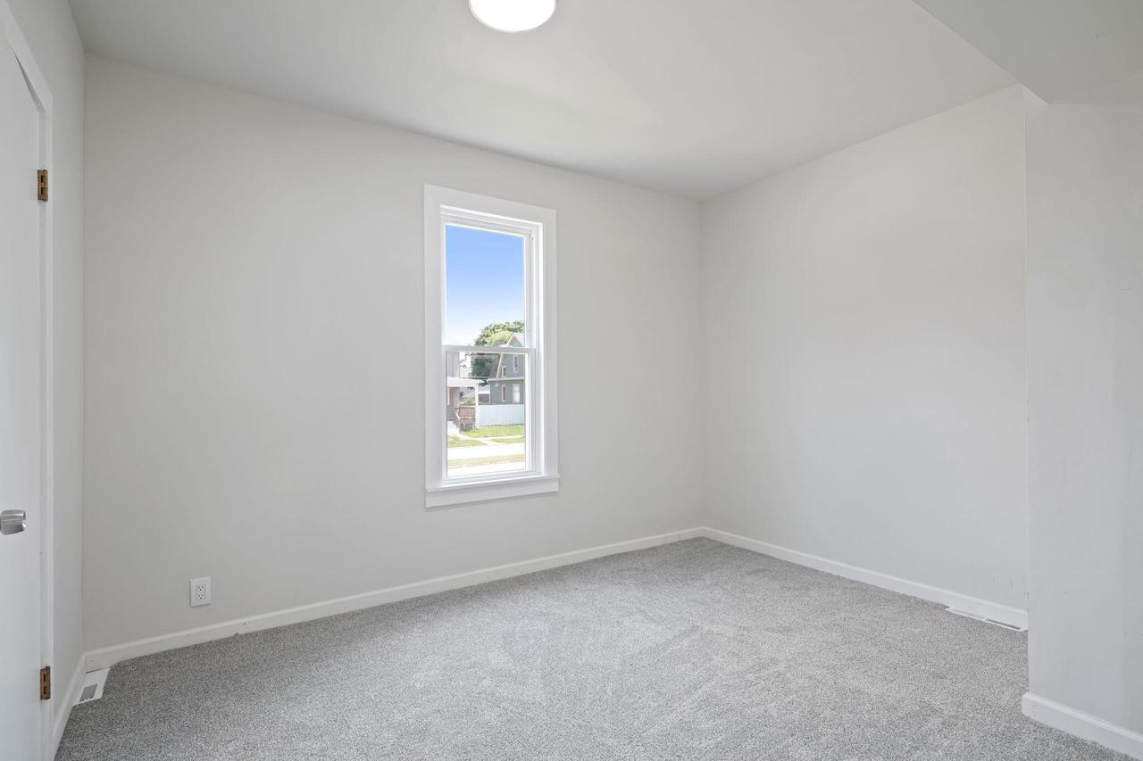 1328 Carlisle AVENUE