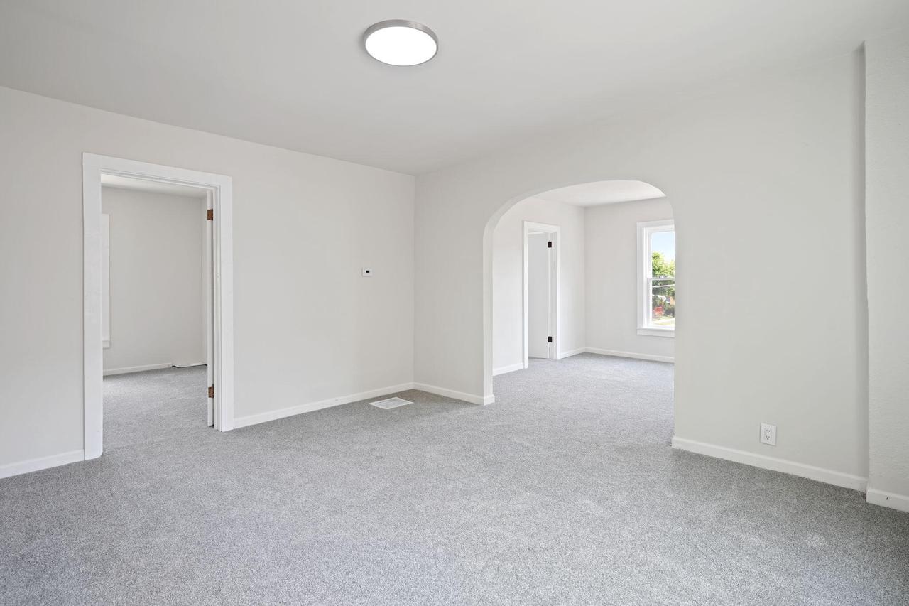 1328 Carlisle AVENUE