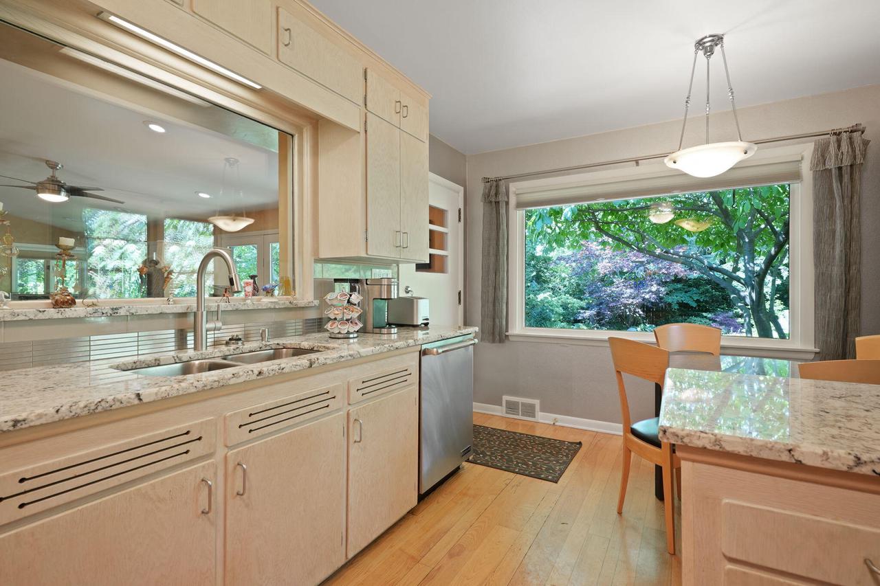 550 Cross Creek ROAD