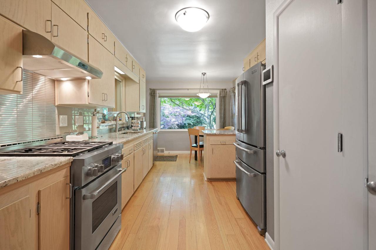 550 Cross Creek ROAD