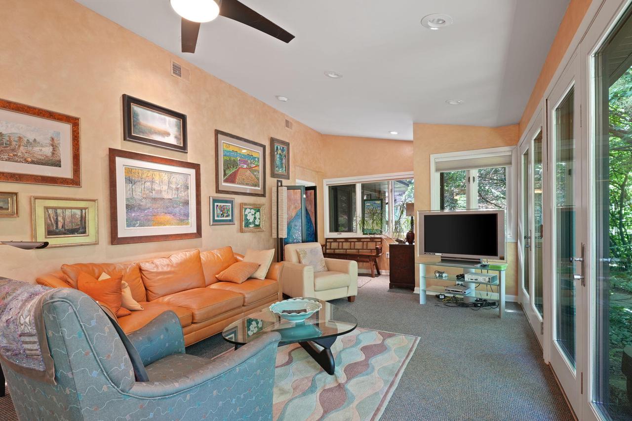 550 Cross Creek ROAD