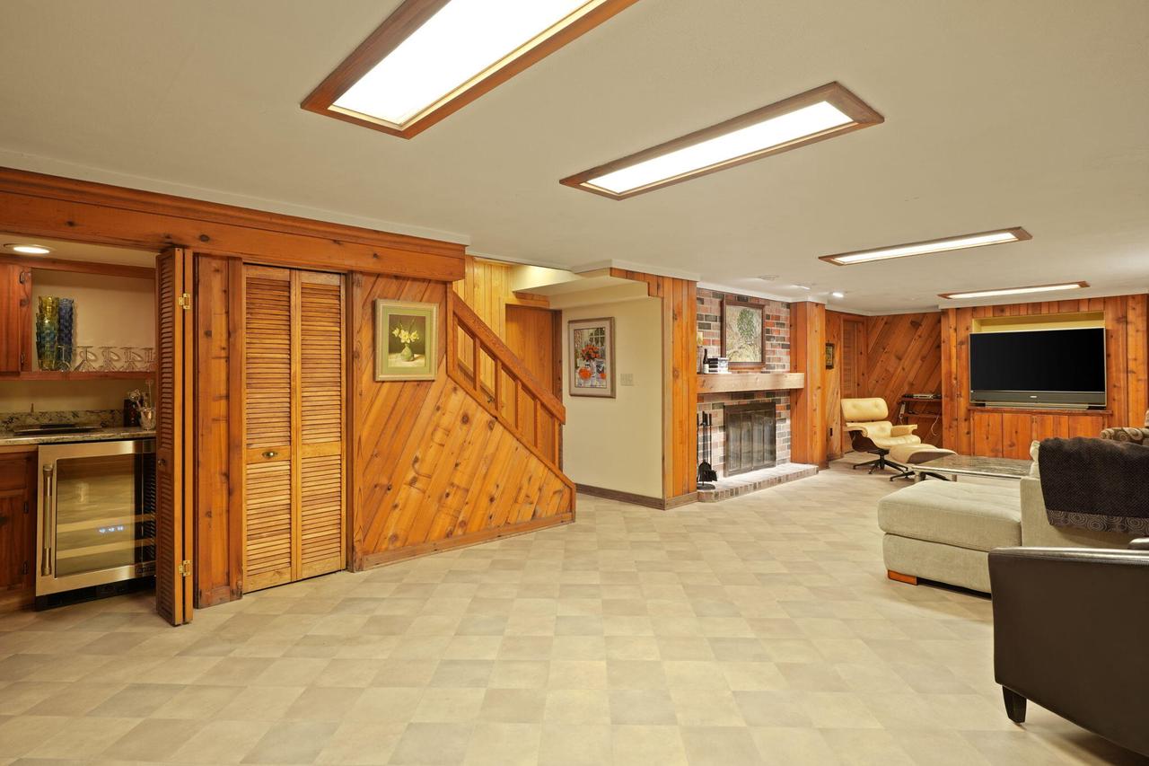 550 Cross Creek ROAD