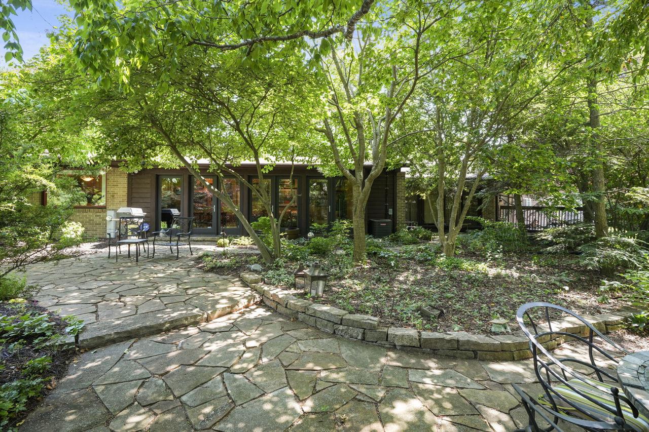 550 Cross Creek ROAD
