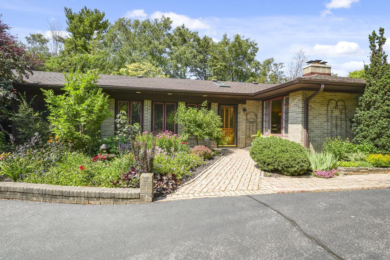 550 Cross Creek ROAD