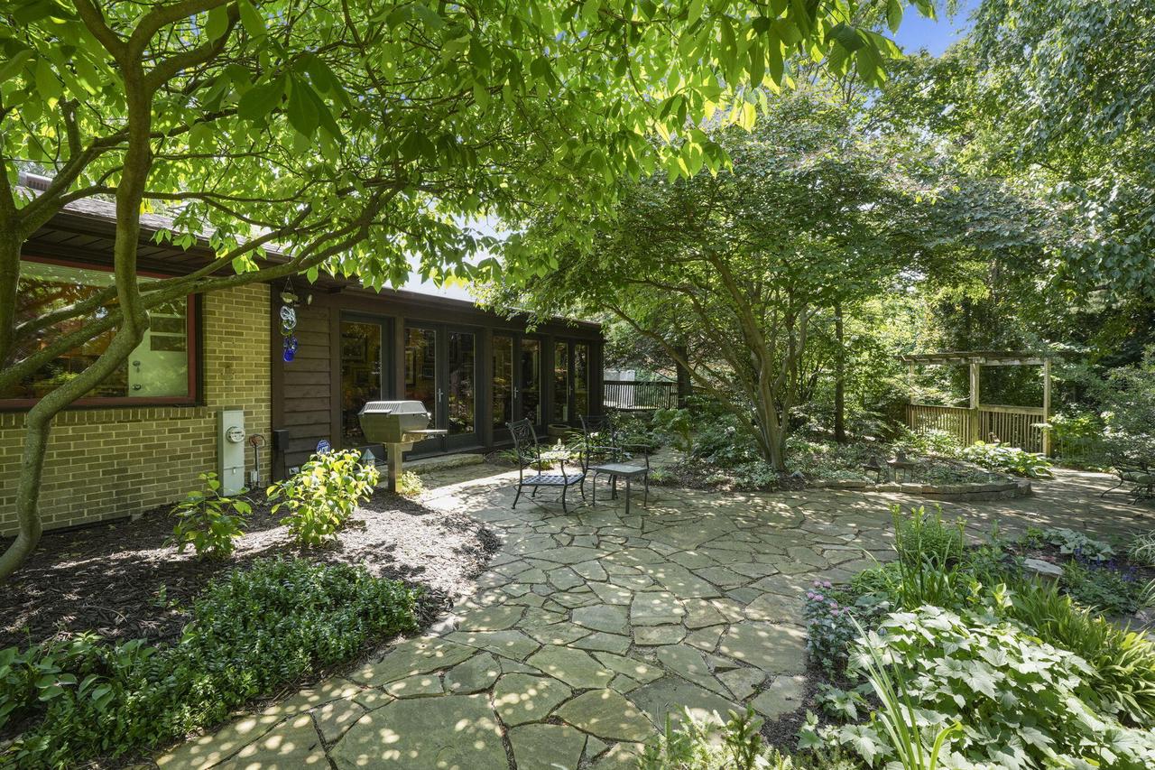 550 Cross Creek ROAD
