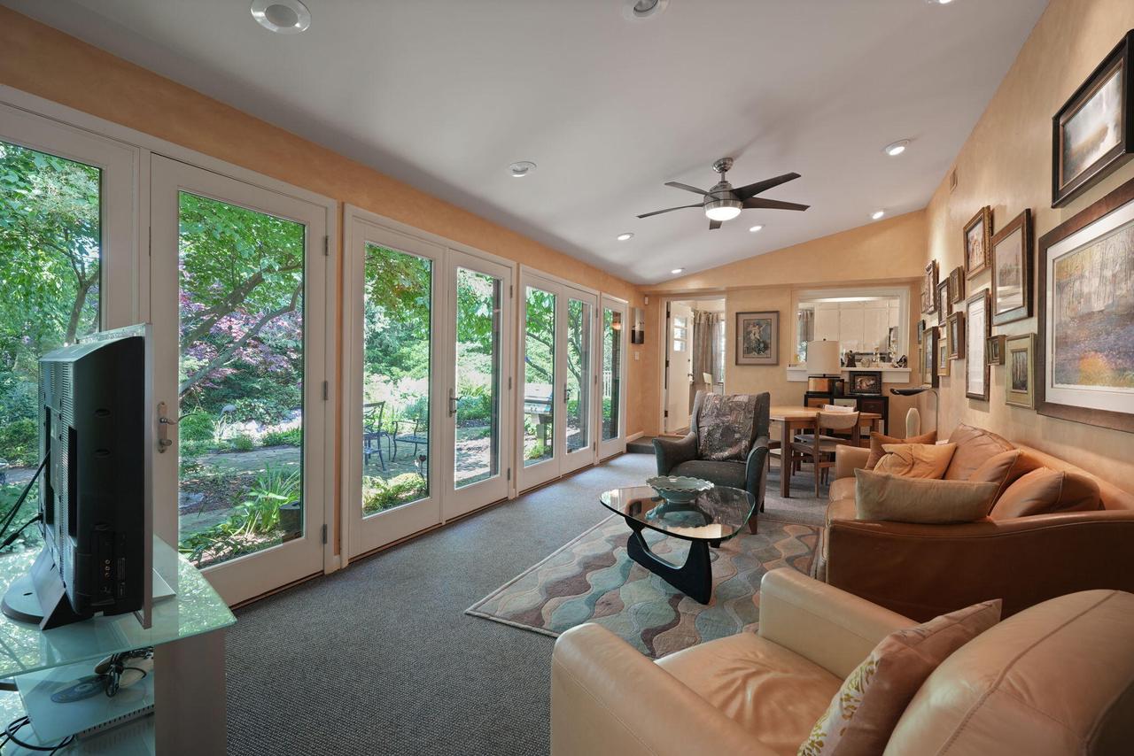 550 Cross Creek ROAD