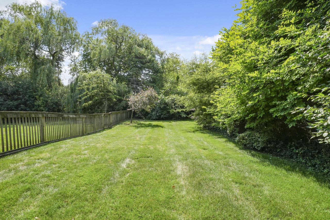550 Cross Creek ROAD