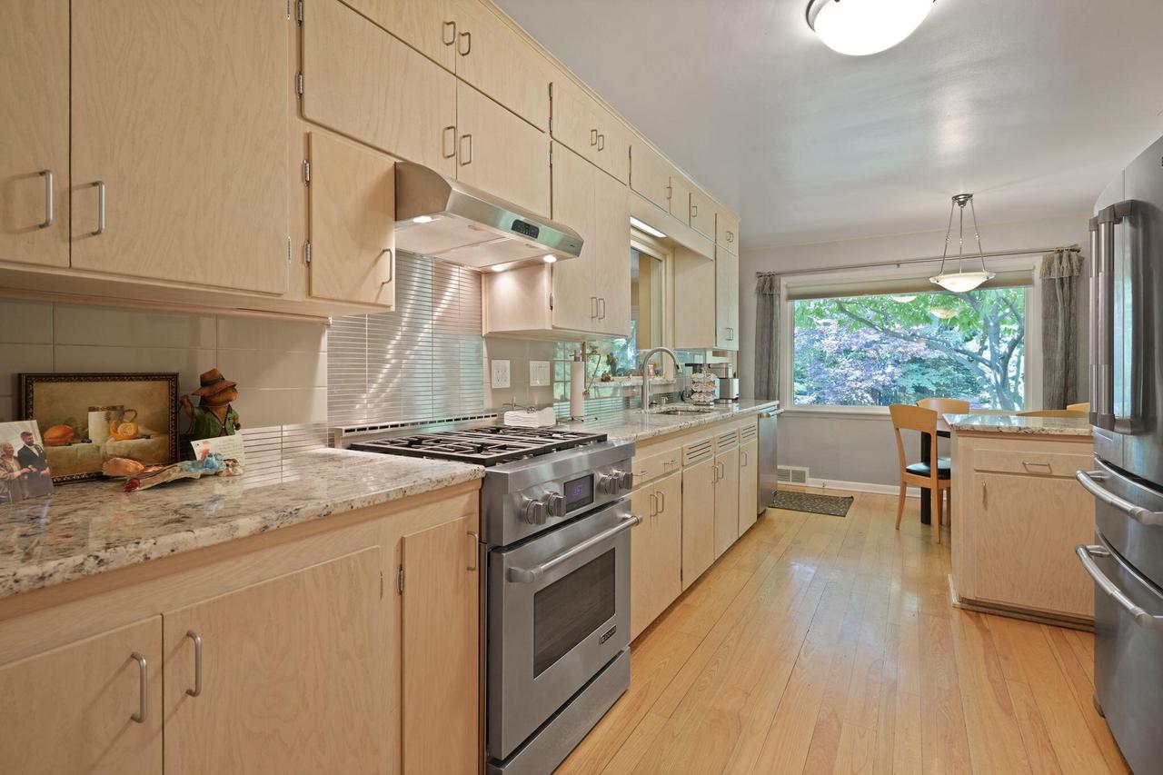 550 Cross Creek ROAD
