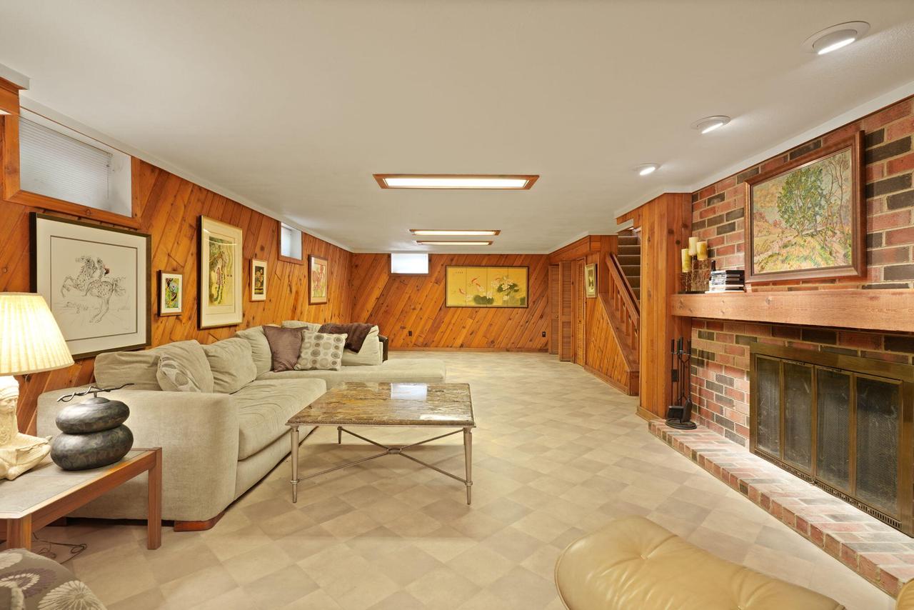 550 Cross Creek ROAD