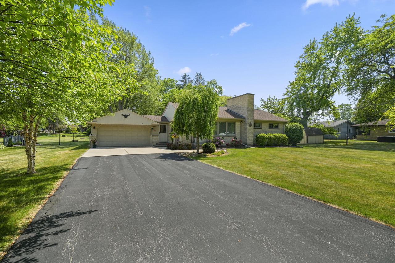 5405 Twin Elms DRIVE