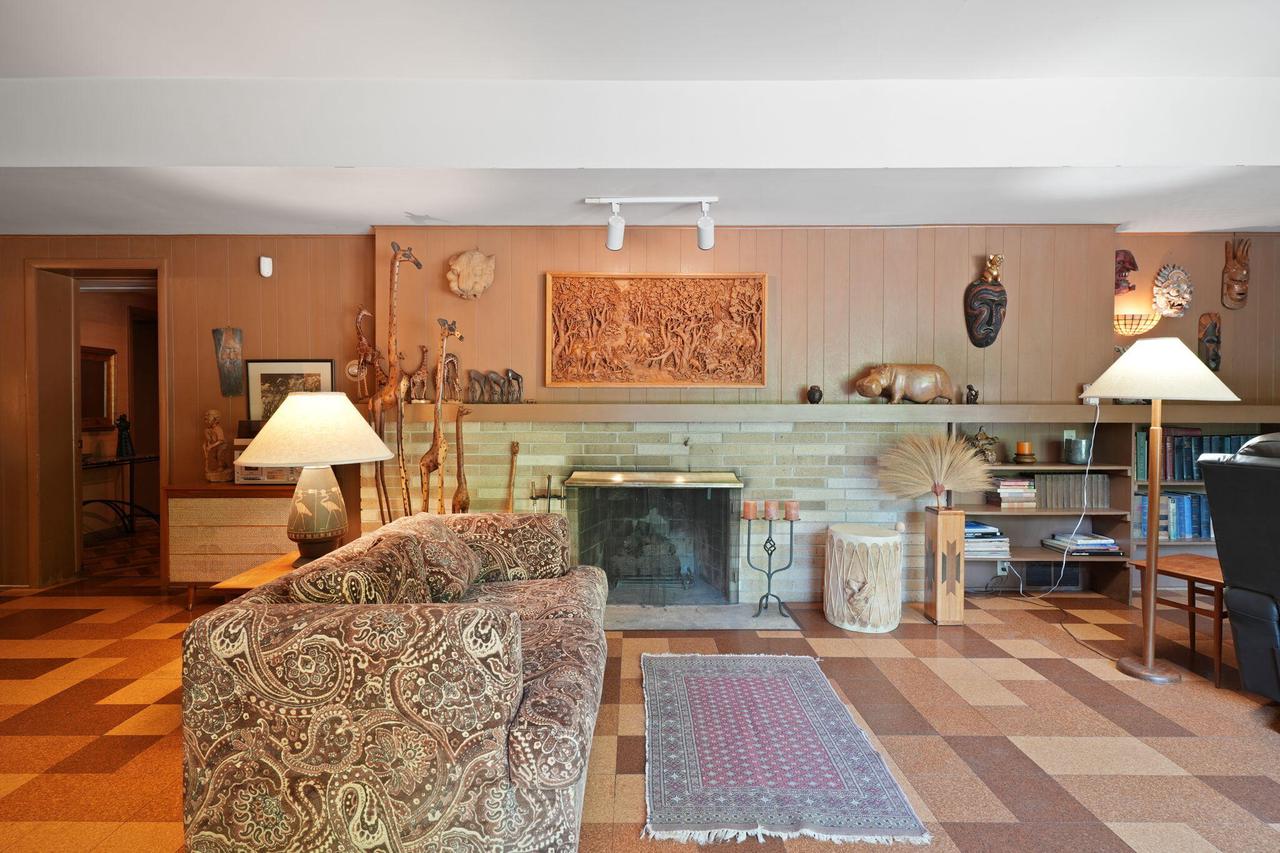 1209 Valley View DRIVE