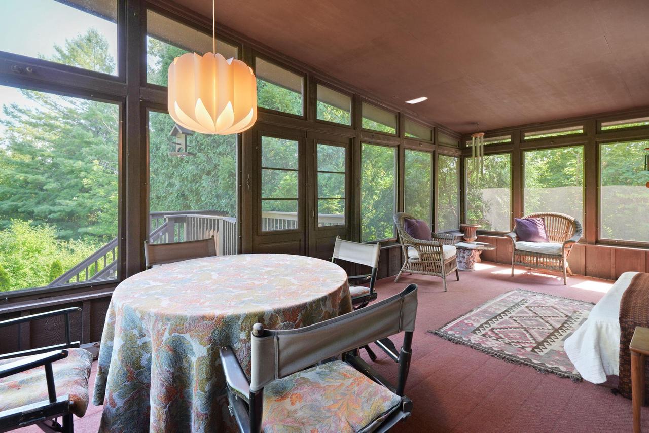 1209 Valley View DRIVE