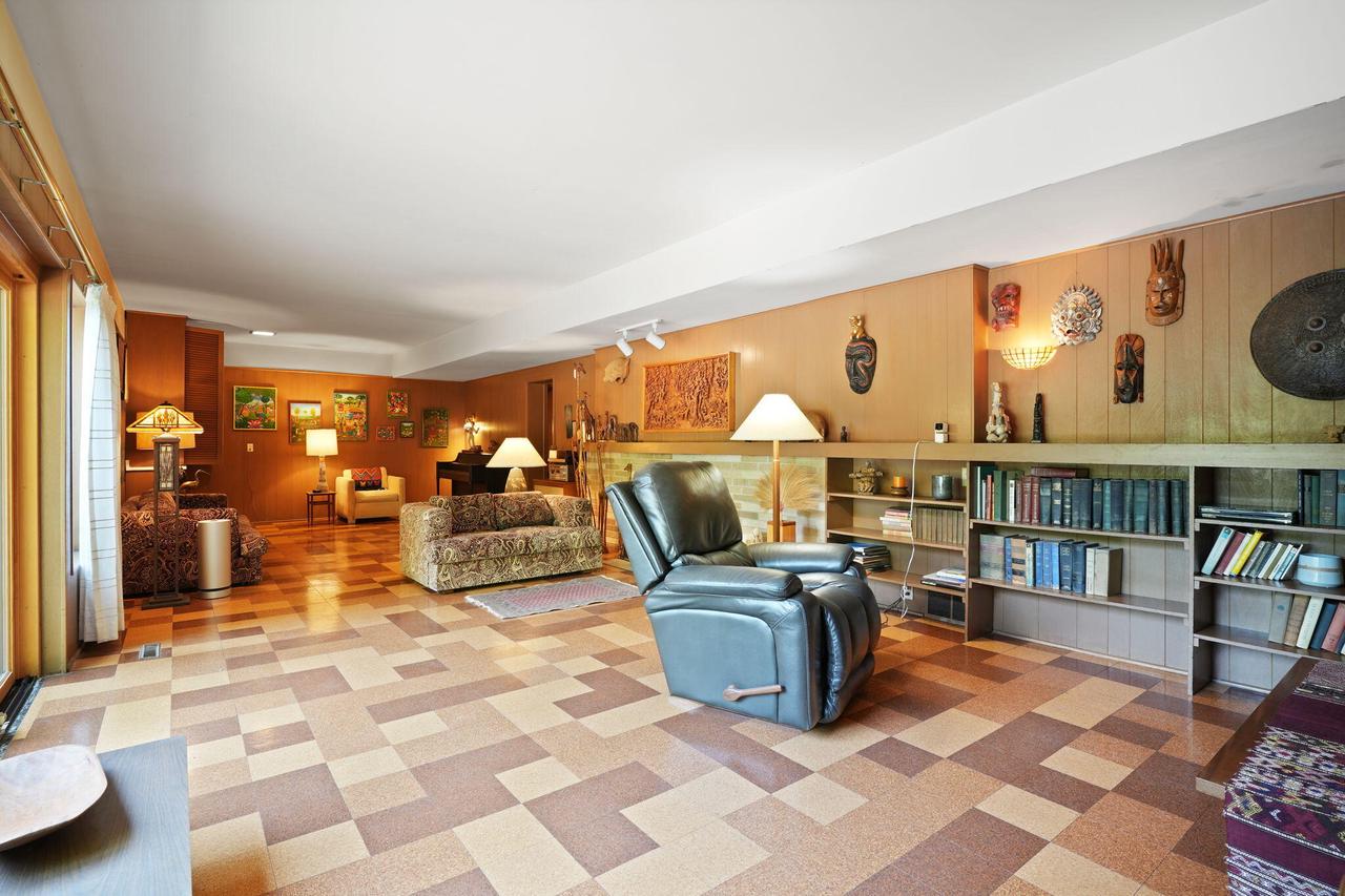 1209 Valley View DRIVE