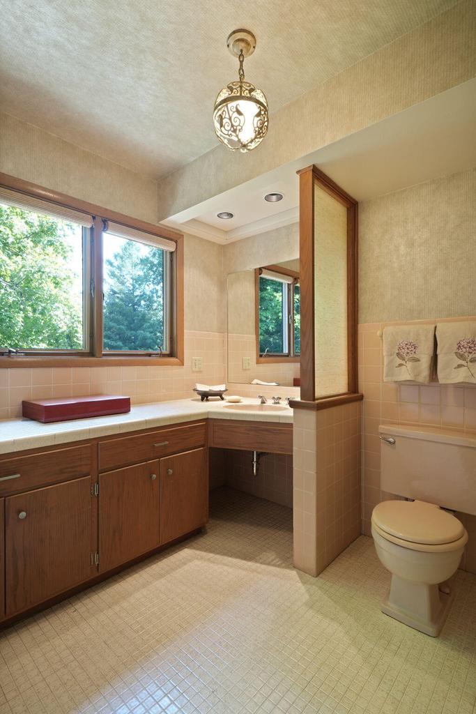 1209 Valley View DRIVE