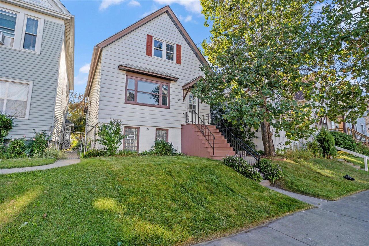 2332 South 10th STREET