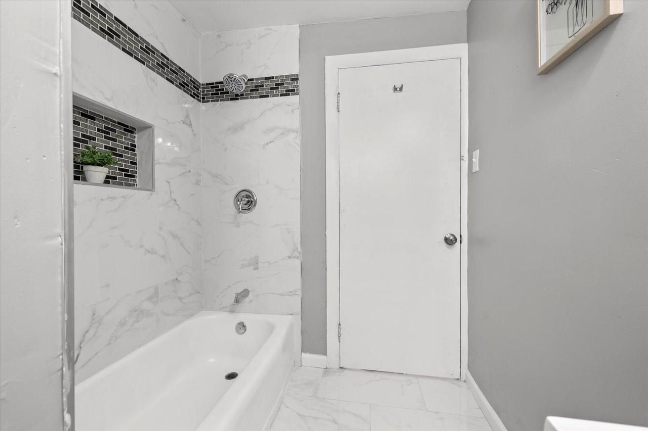 2332 South 10th STREET