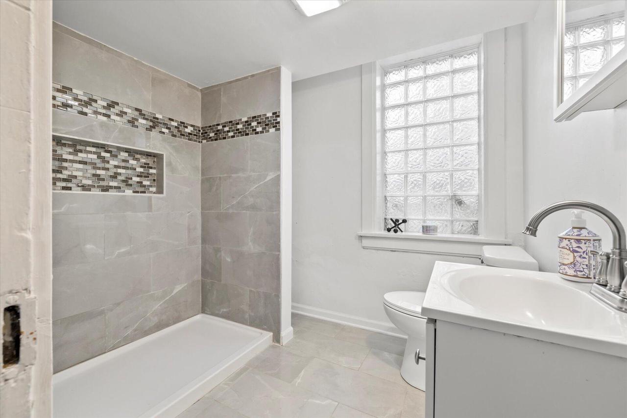 2332 South 10th STREET