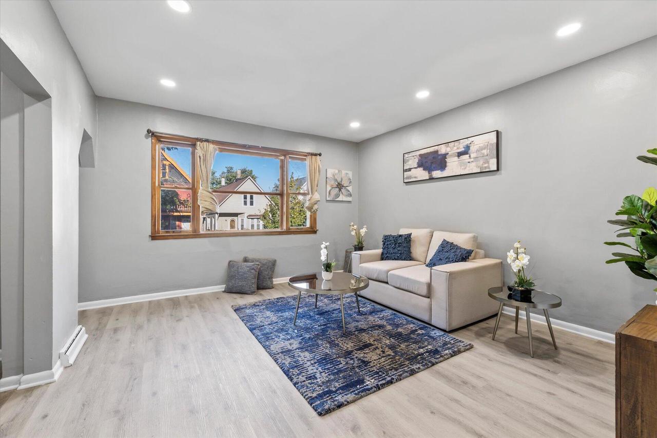 2332 South 10th STREET