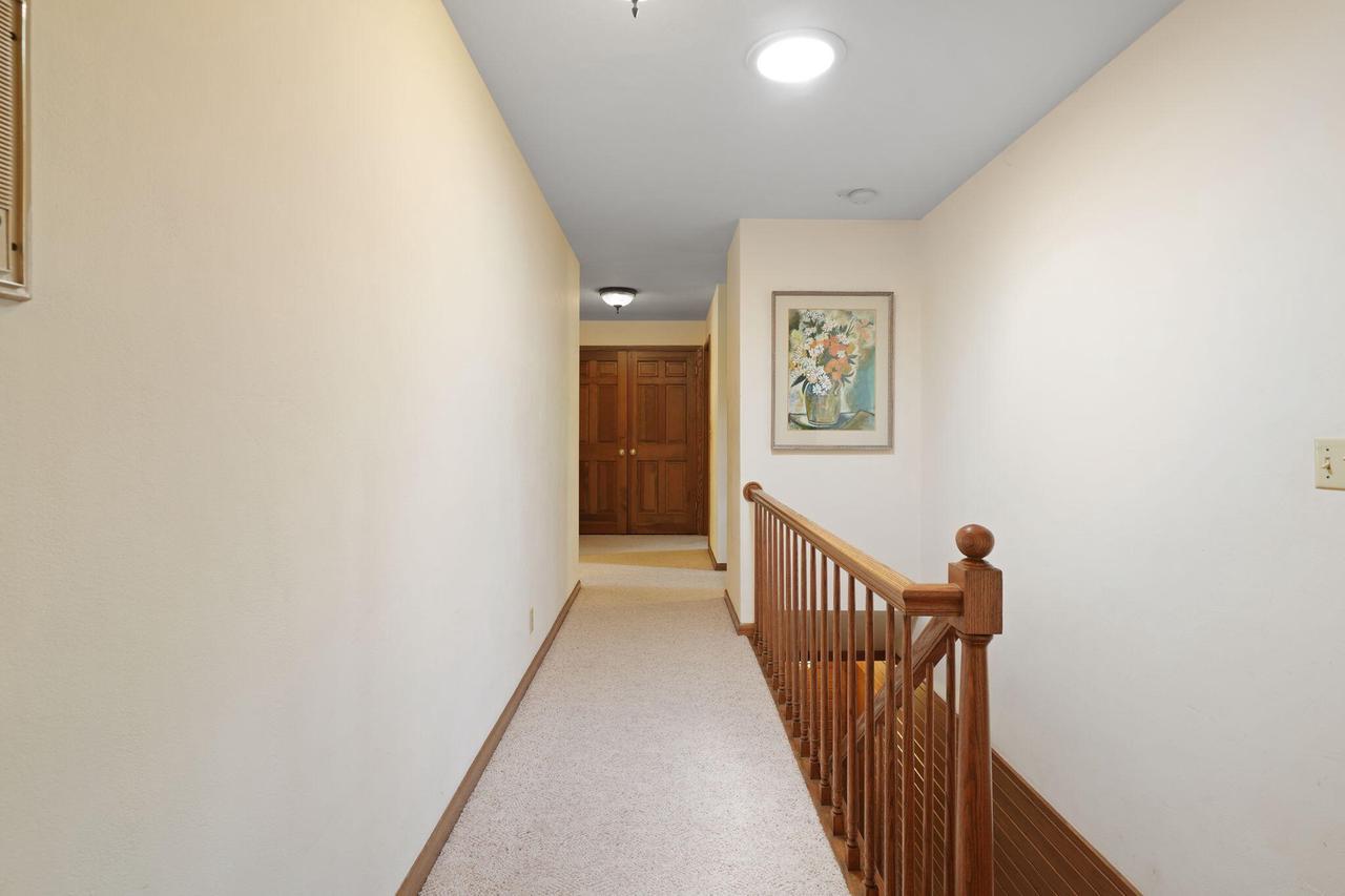 2211 Rivershore DRIVE