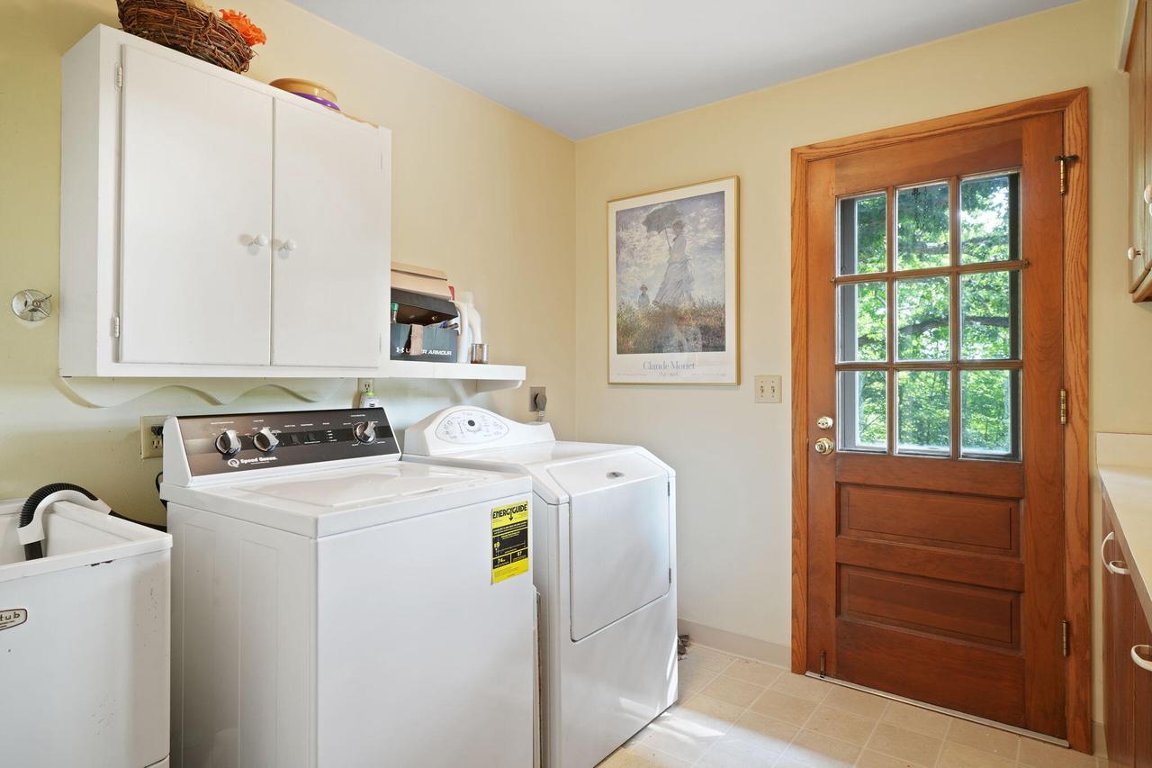 2211 Rivershore DRIVE