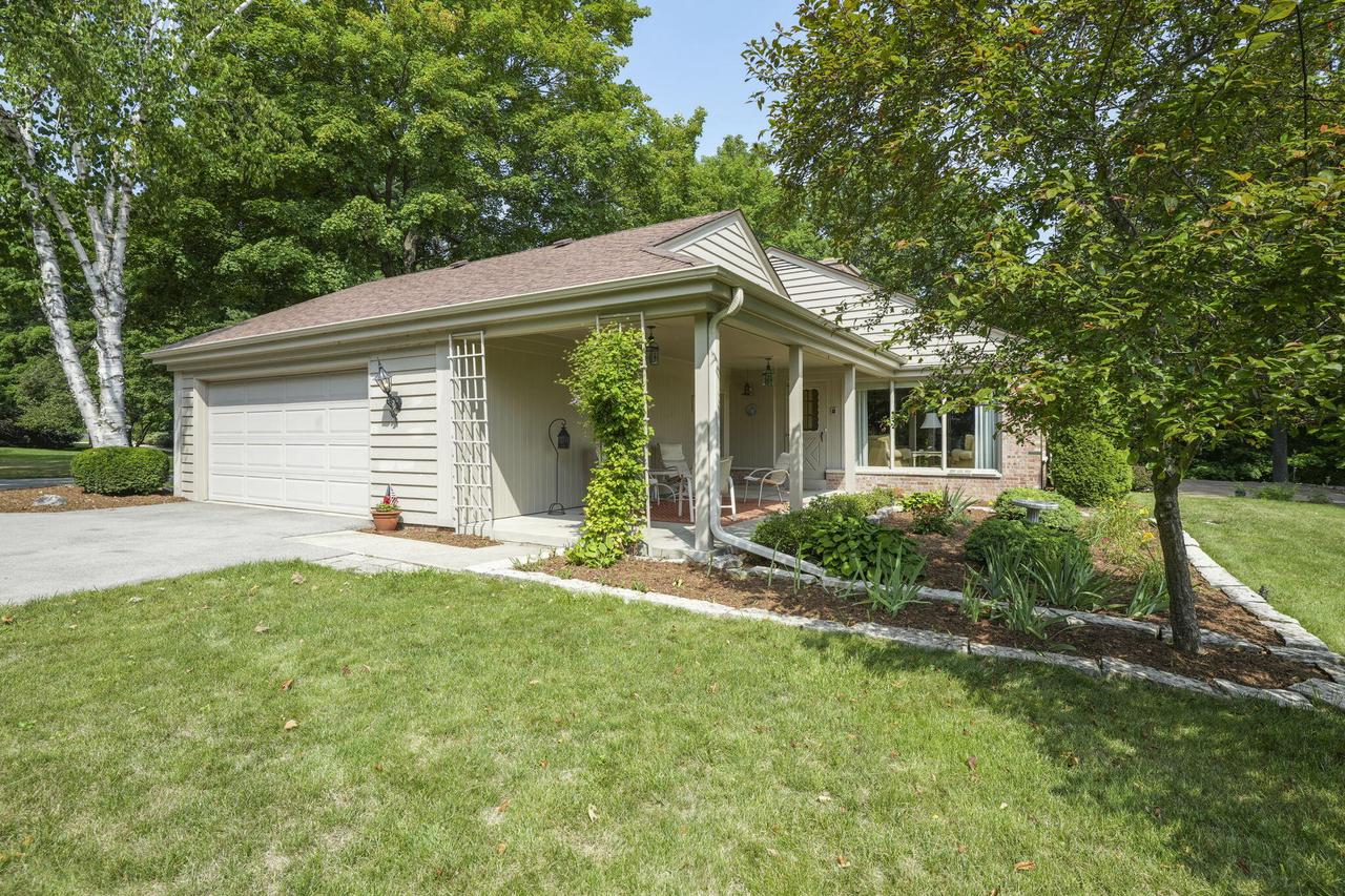 2211 Rivershore DRIVE