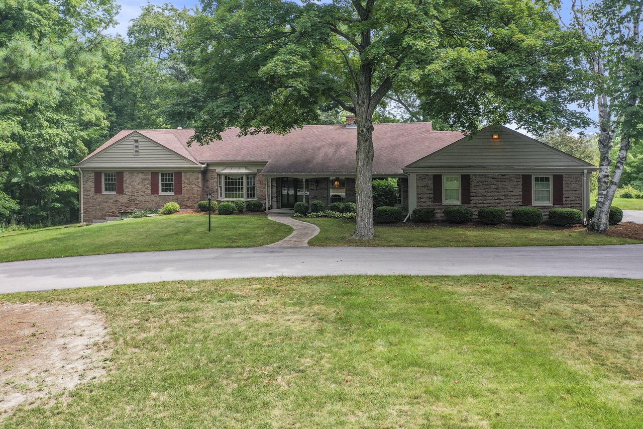 2211 Rivershore DRIVE