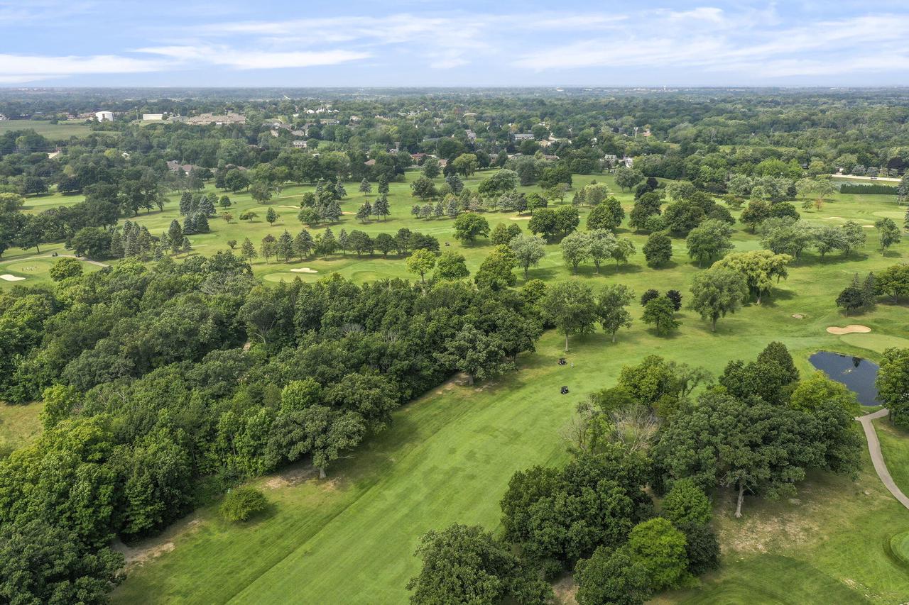 2211 Rivershore DRIVE