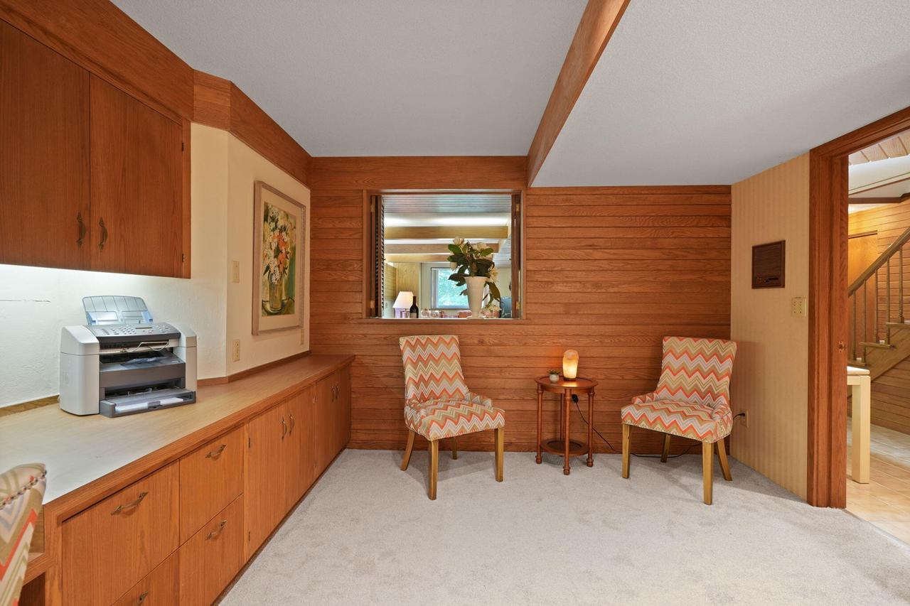 2211 Rivershore DRIVE