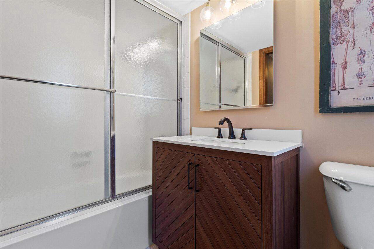 1 Deepwood DRIVE B-1