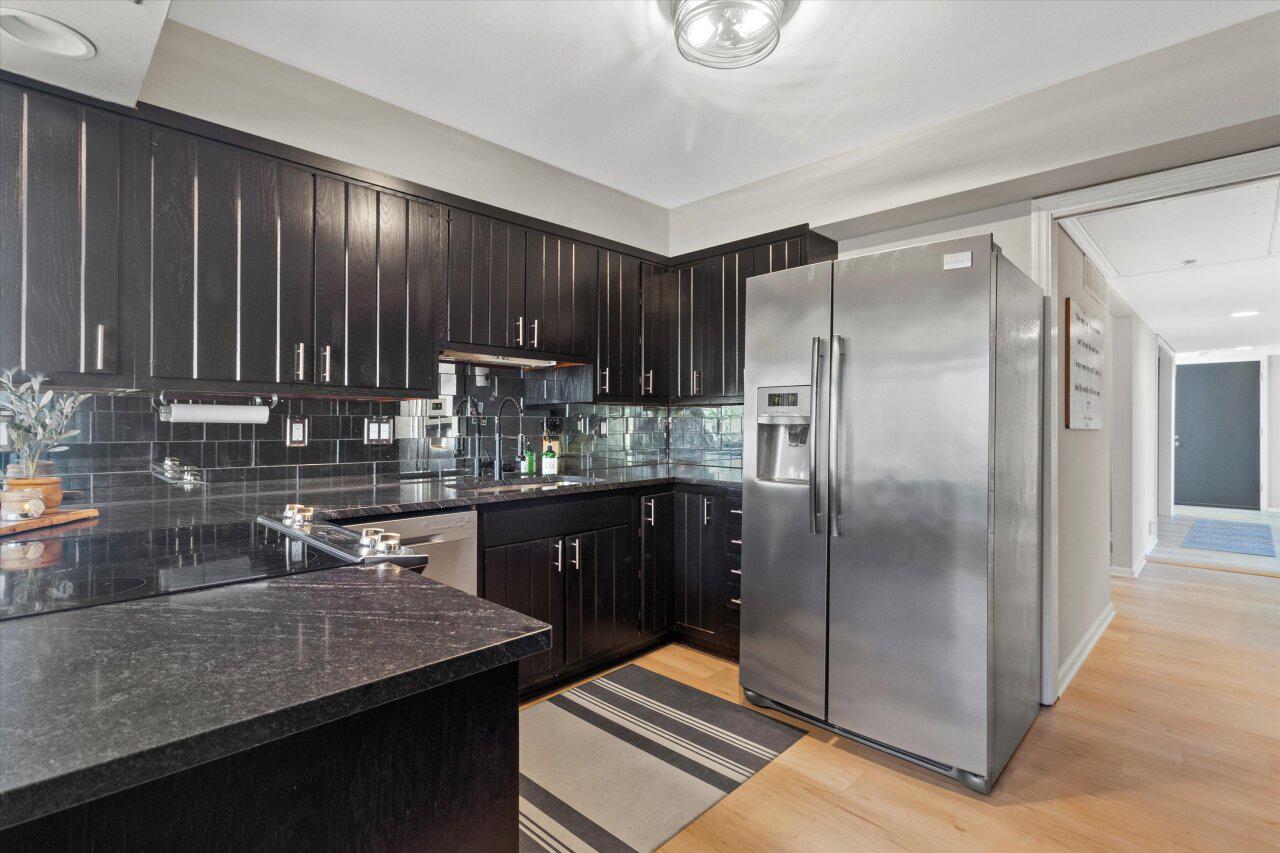 1 Deepwood DRIVE B-1